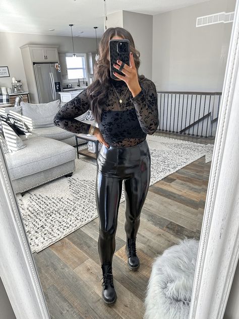 Shiny Leather Leggings Outfit, Latex Leggings Outfit Casual, Doc Martens And Leggings, All Black Going Out Outfits, Liquid Leggings Outfit, Going Out Outfits Cold, All Black Going Out Outfit, Leather Bodysuit Outfit, Patent Leather Leggings Outfit