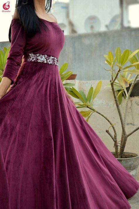 Wine Velvet off Shoulder Padded Gown Velvet Gown Party Wear, Velvet Long Dress Gowns Indian, Gowns Dresses Velvet, Makhmal Dress Designs, Wine Gown Dress, Velvet Dress Designs Gowns Indian, Velvet Kurtis Design Party Wear, Off Shoulder Gown Indian, Velvet Gown Evening Dresses Long Sleeve