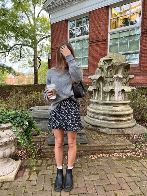 Dr Martens Outfit Skirt Black Tights, Chelsea Boot Mini Skirt, Doc Martens With Mini Skirt, Dr Martin Chelsea Boots Outfit Women, Doc Martin Chelsea Boot Outfits Woman, Doc Marten Skirt Outfit, Dress With Chelsea Boots Outfits, Chelsea Boots With Dress Outfits, Dr Martens Chelsea Outfit