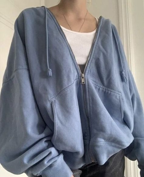 Cute Clothes Oversized, How To Style Oversized Jackets, Large Hoodie Outfit Aesthetic, Outfit Inspirations Oversized, Summer Blue Outfit Aesthetic, Light Blue Hoodie Aesthetic, Cute Oversized Jackets, Cozy Oversized Outfit, Aesthetic Clothes Oversized