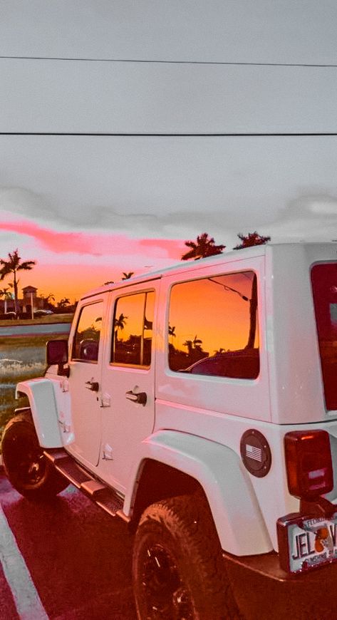 Aesthetic Jeep, Beachy Wallpapers, Orange Jeep, Jeep Wallpaper, Beach Jeep, Sweet Sixteen Birthday Party Ideas, White Jeep, Dream Cars Jeep, Jeep Lover