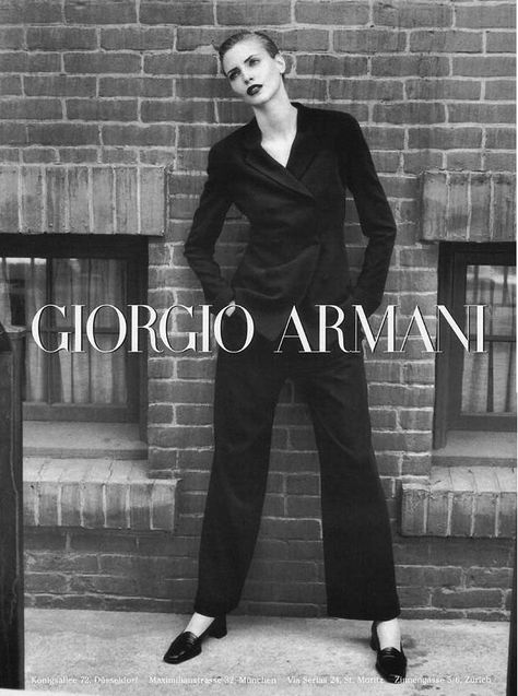 armani-fall-1996-ad-campaign03 90s Fashion Models, Nadja Auermann, 90s Fashion Grunge, 90s Supermodels, Armani Women, Campaign Fashion, Peter Lindbergh, 1990s Fashion, Pantsuits For Women