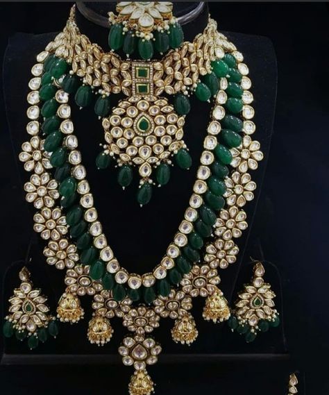 Sabyasachi Jewellery Bridal Collection, Polki Jewellery Sabyasachi, Kundan Polki Necklace, Sabyasachi Designer, Polki Necklace Set, Jewellery Kundan, Bridal Jewellery Inspiration, Kundan Jewellery Bridal, Bride Jewelry Set