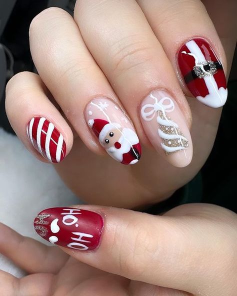 Artila on Instagram: "Christmas Nails (hand painted)🎅🏼🌲🎁 #christmasnails #christmastree #santaclaus #rednails #nailart #nailartist #merrychristmas #instagood #instadaily #instagram #instanails #swindon #wiltshire #wiltshirenails #beauty #fashion" Nail Noel, Nail Art Noel, Xmas Nail, Santa Nails, Xmas Nail Art, Christmas Gel, Festive Nail Art, Pinterest App, Christmas Gel Nails