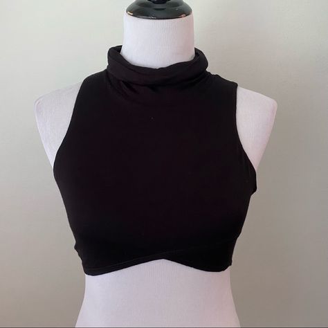 Nwt Sunday Stevens Turtle Neck Sleeveless Black Crop Top Turtle Neck That Can Be Worn In Multiple Ways From Mixology Size: M Turtle Neck One Piece Outfit, High Neck Turtleneck, Dark Crop Top, Low Scoop Neck Top, Black Turtleneck Aesthetic, Cropped Sleeveless Turtleneck, Sleeveless Crop Top Outfit, Cute Black Tops, Black Turtleneck Sleeveless