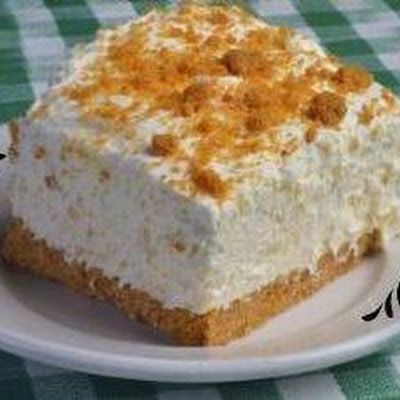 The Famous "Woolworth" Ice Box Cheesecake @keyingredient #cheese #cheesecake Ice Box Cheesecake, Icebox Cheesecake, Baking Cheesecake, Icebox Cakes, Custard Filling, Icebox Cake, Jell O, Pie Cake, Ice Box