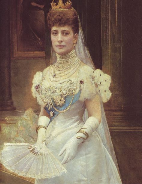 Portrait of Queen Alexandra and her favoured serpent bracelet Princess Alexandra Of Denmark, Alexandra Of Denmark, Queen Alexandra, Reine Elizabeth Ii, English Royalty, John Brown, 파티 드레스, Princess Alexandra, Duchess Of York