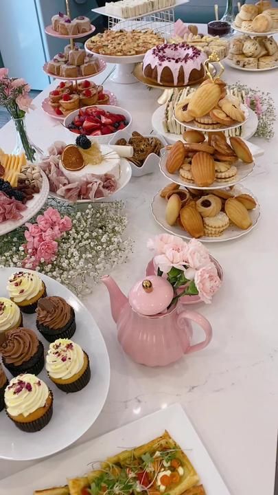 Tea Party Table Set Up Ideas, Bridgerton Party Snacks, Tea Party List, Bridal Tea Food, High Tea Party Decorations Ideas, Tea Party Grazing Table, Minimalist Tea Party, Afternoon Tea Food Ideas, Outside Tea Party Ideas