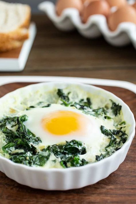 Baked Eggs In Ramekins, Eggs In Ramekins, Spinach Food, Ramekin Recipe, Everyday Breakfast, Spinach Bake, Eating Breakfast, Egg Dishes, Food Stories