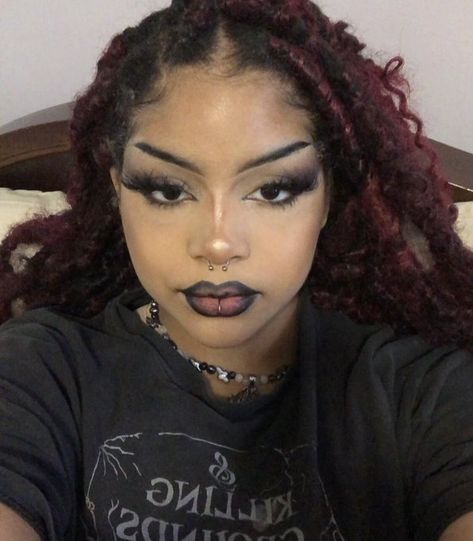 Black Makeup Looks, Goth Eye Makeup, Hooded Eyelids, Dark Makeup Looks, Punk Makeup, Alt Makeup, Cool Makeup Looks, How To Do Makeup, Alternative Makeup