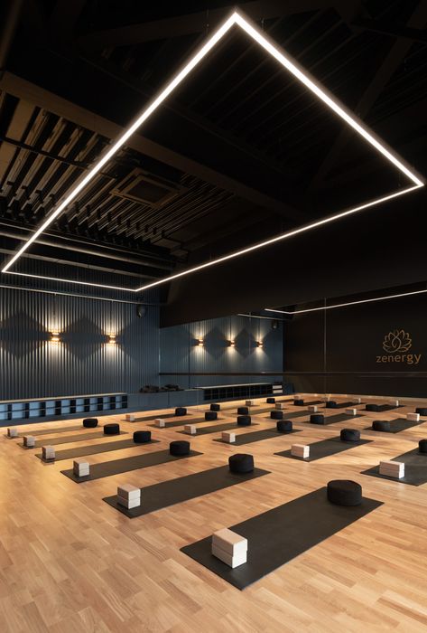 Boutique Gym Design, Yoga Studio Interior, Gym Architecture, Yoga Room Design, Fitness Center Design, Dance Studio Design, Boutique Gym, Gym Lighting, Dream Gym