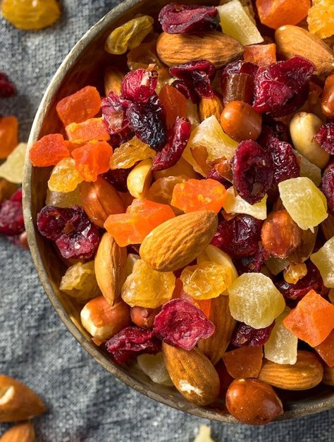 A Guide to Dried Fruits: Varieties, Tips, and Recipes - The Vegan Atlas Dried Fruit And Nut Mix Recipes, Best Dried Fruit, High Energy Snacks, Dried Peaches, Dried Fruit Snacks, Dried Fruit Mix, Dehydrated Fruit, Vegan Yogurt, Energy Snacks