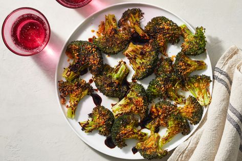 Crispy Smashed Broccoli with Balsamic & Parmesan Smashed Broccoli, Parmesan Roasted Broccoli, Quick Side Dishes, Healthy Side Dish, Healthy Side, Roasted Broccoli, Broccoli Recipes, Vegetable Sides, Healthy Side Dishes