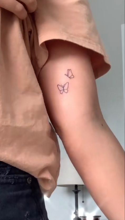 Small Tattoos Butterfly Simple, Mini Tattoos For Girls, Simple Unique Tattoos, Ear Tattoo Ideas, Small Butterfly Tattoo, Petite Tattoos, Small Butterfly, Small Hand Tattoos, Cute Tattoos For Women