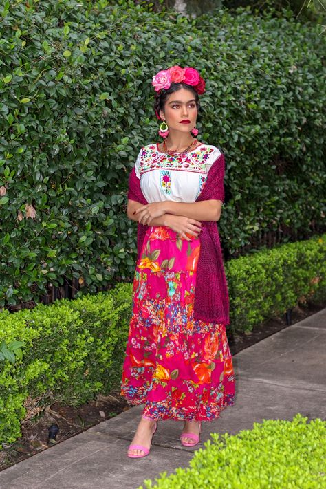 Frida Kahlo Outfit, Mexican Fancy Dress, Frida Kahlo Style, Couple Costume, Mexican Fashion, Black Halloween Dress, 21 Birthday, Mexican Outfit, Mexican Dress