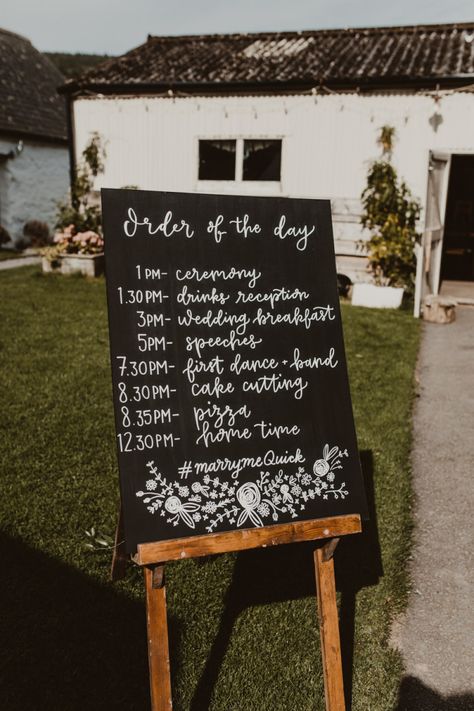 Diy Wedding Chalkboard Signs, Wedding Welcome Sign Chalkboard Diy, Diy Wedding Schedule Sign, Chalk Wedding Signs, Diy Order Of The Day Wedding, Order Of The Day Wedding Sign, Pampas Grass Table Decor, Wedding Cake Acrylic, Wedding Signage Chalkboard