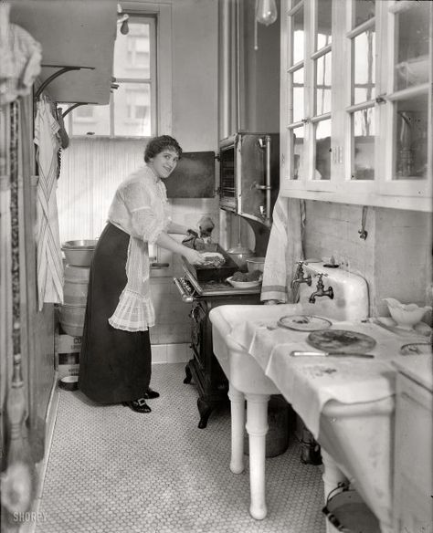 This is probably very similar to our original 1922 bungalow kitchen. It's still no bigger, but at least I don't have to wear long skirts and heels while I cook. 1900s Kitchen, Kitchen Innovation, Victorian Kitchen, Scenic Design, Old Kitchen, Vintage Life, White Photo, Vintage Pictures, The Good Old Days