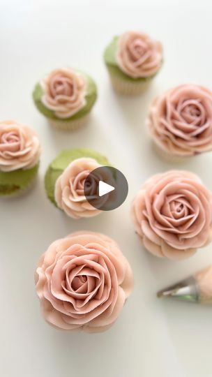 ROSES

Pipe some pretty roses with me.
Here I used a very pale dusky pink from @sugarflaircoloursltd 
Learn to pipe gorgeous flowers like these in my online guided tutorials. I share all of my expert knowledge and tips.
Link to the cake school in my bio and below.
Rachel x
.

.

.
#buttercreamflowers 
#cupcakes
#cupcakeart
#buttercreamroses
#buttercreamart
#cupcakebouquet
#cakeartist
#baker
#cakemaker
#onlinetutorials
#smallbusiness
#cupcakeoftheday 
#cupcakedecorating 
#trendingreel
#cupcakequeen | Rachelle's | The Lovin' Spoonful · Daydream Rose Flower Cupcakes, Piping Roses On Cupcakes, Flower Cupcakes Tutorial, Rose Piping Tip, Rose Piping, The Lovin Spoonful, Buttercream Flowers Cupcakes, How To Pipe Roses, Cupcake Queen