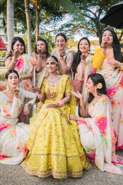 Bridesmaids can really slay when they want to, and we keep seeing so many of them who rock such a cool style, that they really stand out! Here are some bridesmaids- sisters or friends of the bride who looked amazing and definitely caught our eyes! So browse and get inspired! Bridesmaid Saree Indian, Indian Bridesmaid Dress, Bridesmaid Dress Indian, Trending Lehenga, Bridesmaids Saree, Bridesmaid Indian, Indian Wedding Sari, Bridesmaid Sarees, Bridesmaid Dresses Indian