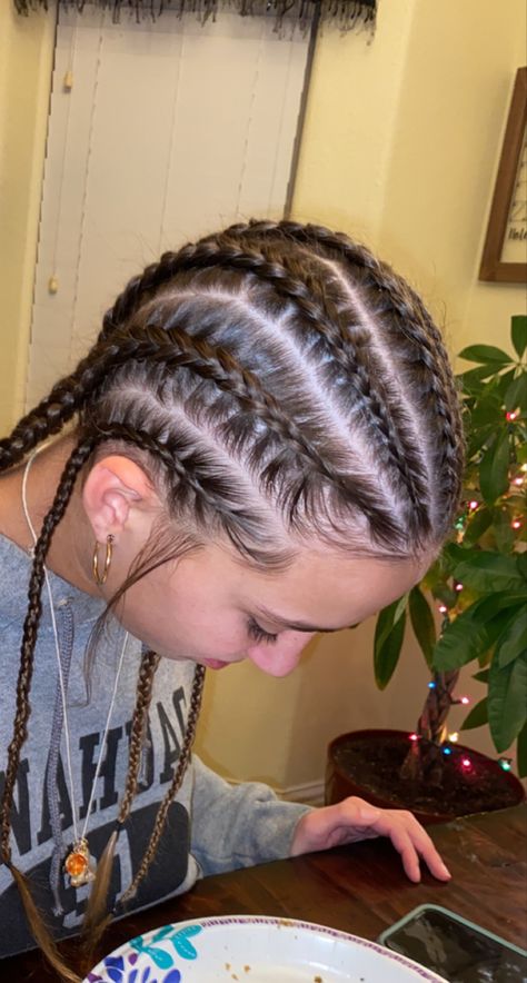 7 Braids Hairstyle, Corn Rows White Women, Hairstyles With Gel, Hairstyles Gel, Braids Edges, Gorilla Snot, Gel Hairstyles, Haircut Selfie, Photo Hijab