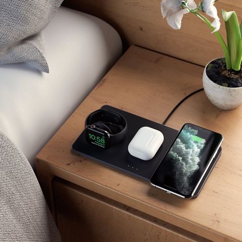 Apple Charging Station, Phone Charging Station, Birthday 2023, Wireless Charging Station, Charging Stations, Charger Station, Apple Technology, Mens Bedroom, Charging Pad