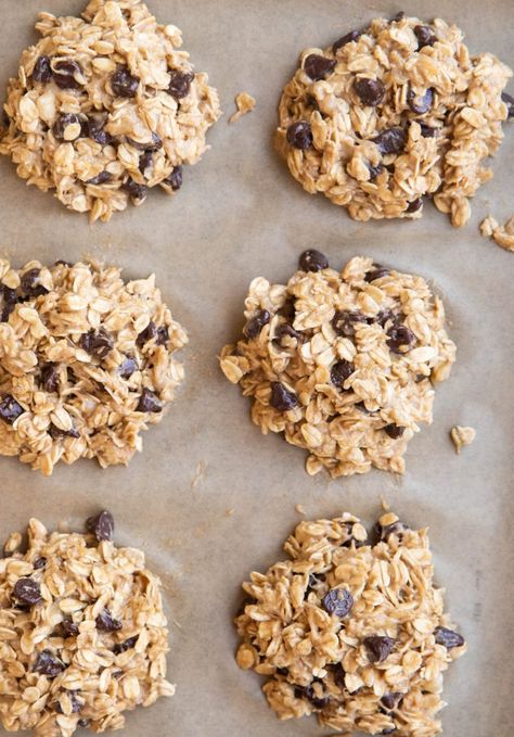 Low Calorie Oatmeal, Banana Oatmeal Cookies Healthy, Healthy Protein Desserts, Banana Oatmeal Bars, Peanut Butter Banana Cookies, Banana Cookie Recipe, Oatmeal Dessert, Healthy No Bake Cookies, Oatmeal No Bake Cookies