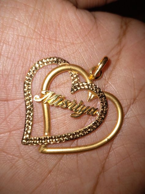 Heart Cross Necklace, Locket Design, Gold Pendent, Gold Jewelry Outfits, Diamond Pendants Designs, Antique Gold Jewelry Indian, Modern Gold Jewelry, Gold Mangalsutra Designs, Gold Chain Design