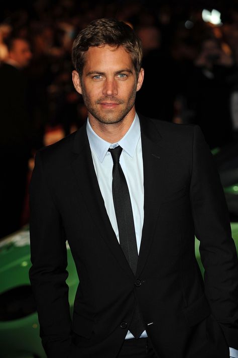 Guy Haircuts, Sebastian Rulli, A Man In A Suit, Paul Walker Pictures, Rip Paul Walker, Man In A Suit, How To Look Handsome, Actrices Hollywood, The Perfect Guy