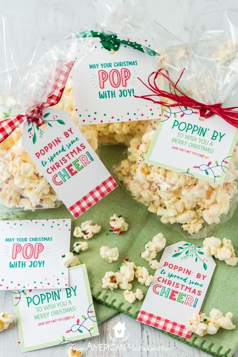 Popcorn Christmas Gifts, Free Christmas Tags, Holiday Popcorn, Free Christmas Tags Printable, Free Printable Christmas Gift Tags, Christmas Gift Tags Free, Christmas Popcorn, Christmas Neighbor, Homemade Popcorn