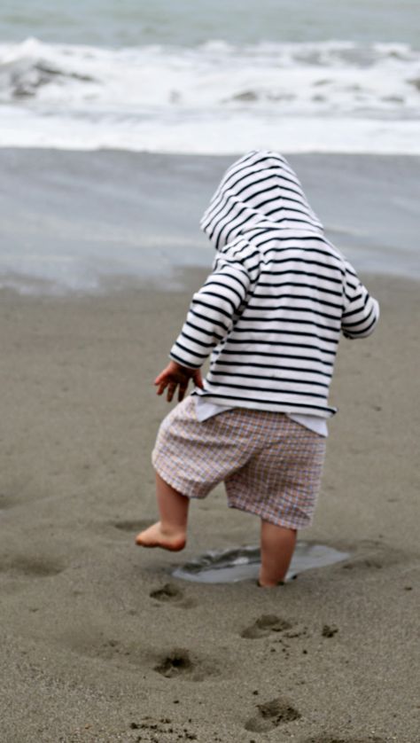 Kids Karate, Footprints In The Sand, Cool Baby, Beach Baby, Karate Kid, Jolie Photo, Baby Outfits, Perfect World, Pics Art