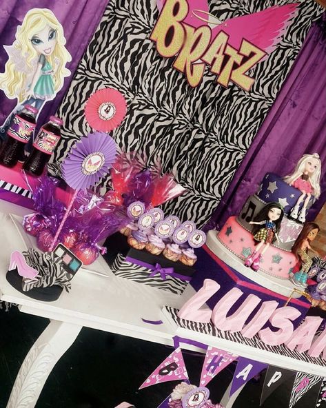 Bratz Table Decor, Bratz Birthday Decorations, Bratz 30th Birthday Party, Baby Bratz Birthday Party Ideas, Bratz Themed Birthday Party Decorations, Brats Birthday Party Ideas, Bratz Adult Party, Bratz Birthday Party Ideas Decoration, Bratz Bday Party