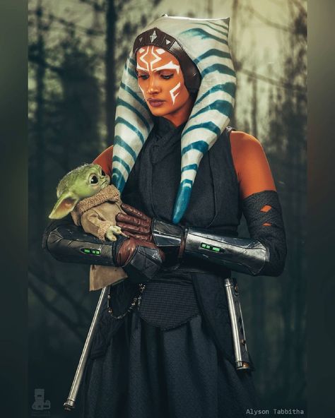 Alyson Tabbitha в Instagram: «"Grogu and I can feel each other's thoughts." - Ahsoka Tano 🧡💙🤍💚 This costume was so much fun to make and wear! Full costume & Makeup…» Alyson Tabbitha, Ahsoka Tano, Star Wars Fandom, Costume Makeup, Amazing Women, Sci Fi, I Can, Star Wars, Google Search