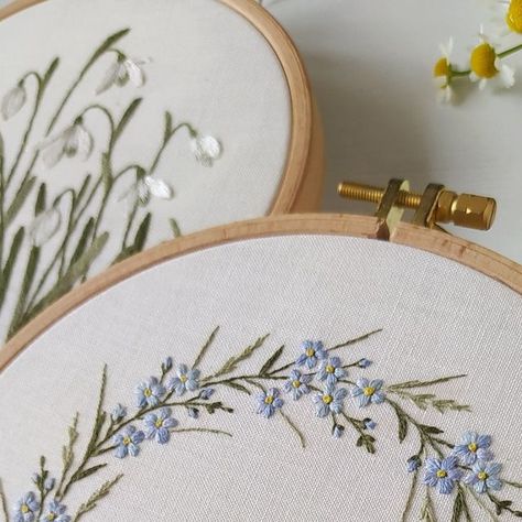 First Embroidery Project, Forget Me Not Embroidery Pattern, One Color Embroidery, Forget Me Not Embroidery, Wreath Sketch, Transfer To Fabric, Embroidery Wreath, Sketch Hair, Types Of Embroidery Stitches