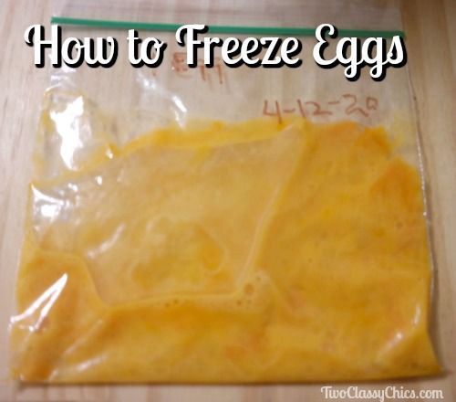 an egg bag with the words how to freeze eggs written on it in white letters