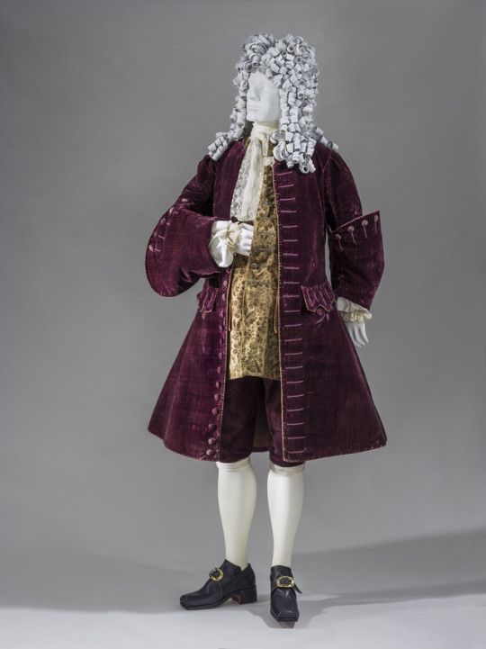 ab. 1730 Waistcoat (Europe)    (The Los Angeles County Museum of Art) 1720s Fashion, Fashion History Timeline, Sports Costume, Historical Clothes, 18th Century Fashion, Century Clothing, Los Angeles County, Historical Costume, Formal Style