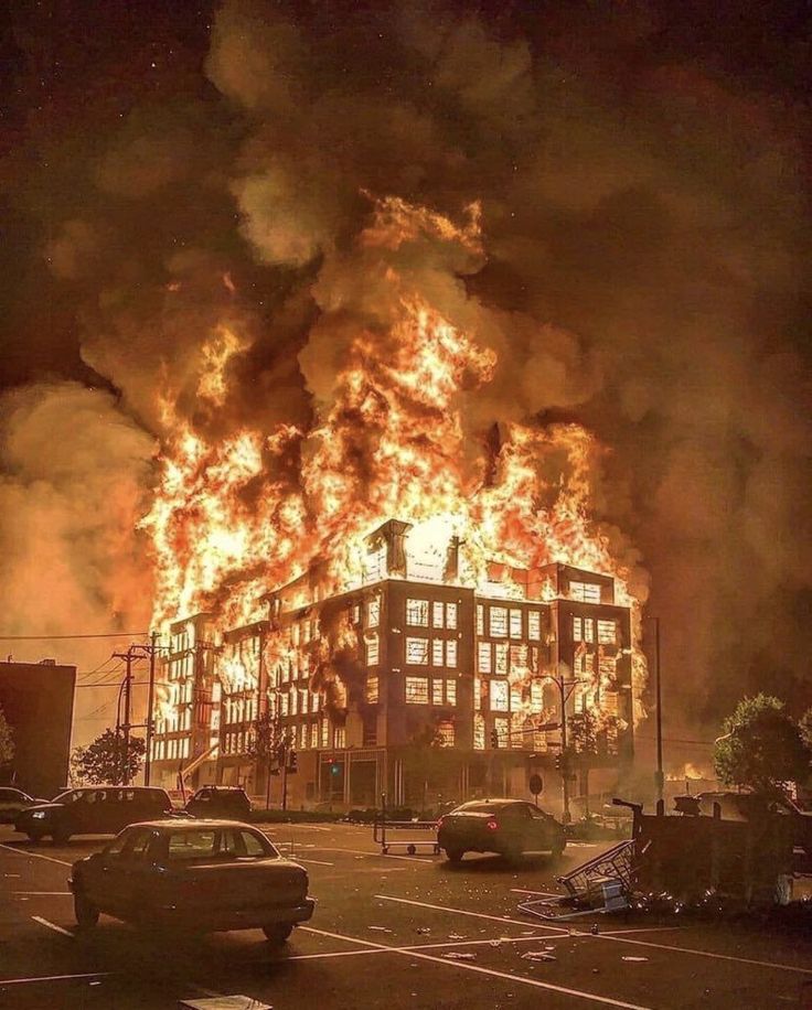 Social justice? New affordable housing development in Minneapolis burns to the ground Building On Fire, Orange Aesthetic, Trik Fotografi, Grunge Photography, Images Gif, On Fire, Dark Aesthetic, Black Lives Matter, Minneapolis