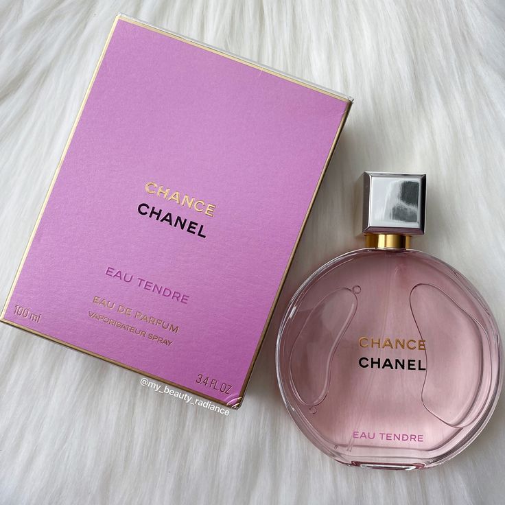 #chanel #chanelchance #chanelfragrance #perfume Chanel Perfume Packaging, Channel Beauty Products, Channel Chance, Perfume Package, Chanel Perfumes, Classy Perfume, Perfume Luxury, Chanel Perfume Bottle, Chanel Flower