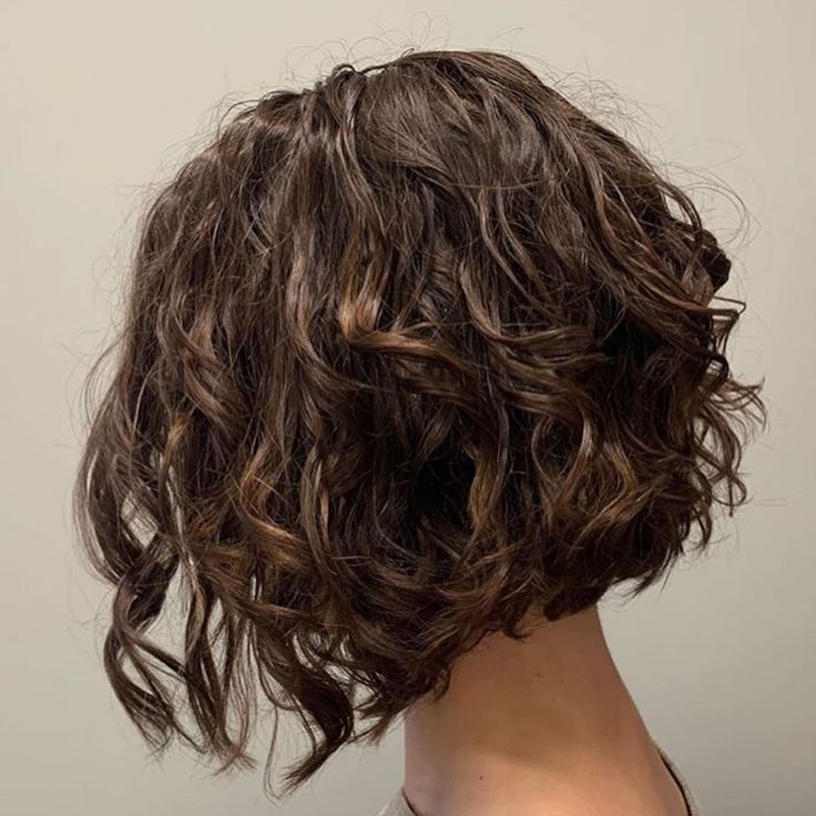 Pelo Bob Ondulado, Beach Wave Perm, Short Permed Hair, Wave Perm, Beach Wave, Short Curly Haircuts, Haircuts For Curly Hair, Short Wavy Hair, Cute Hairstyles For Short Hair