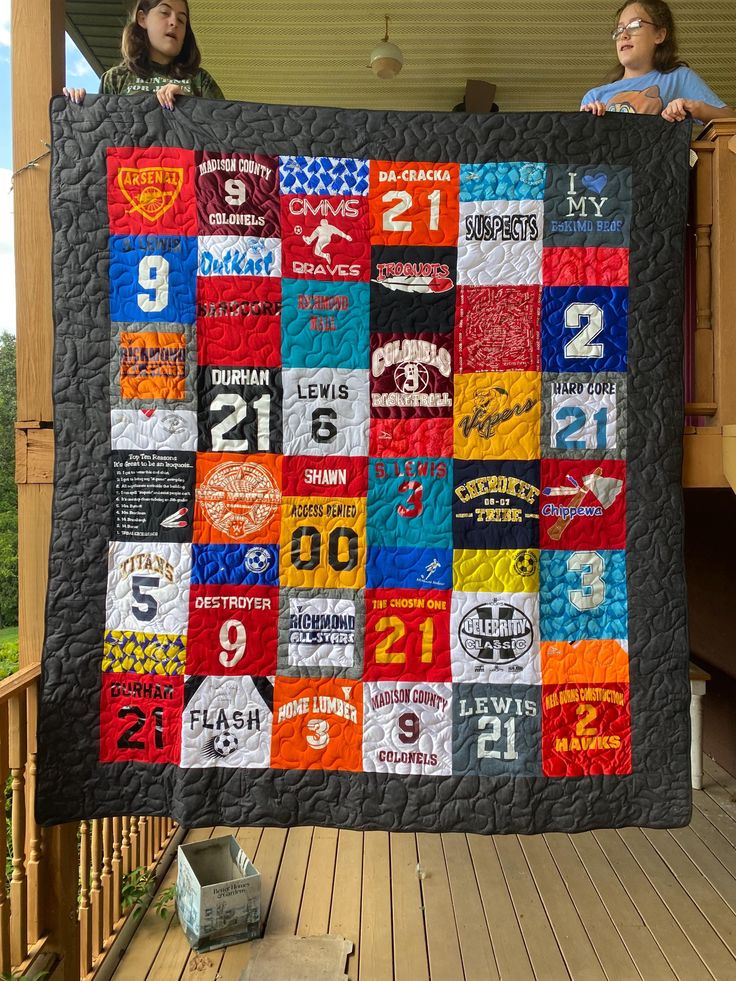 These memory quilts are the perfect way to preserve your favorite clothes into a long lasting tangible memory.  This listing is for a DEPOSIT for a T-Shirt Quilt  (15" blocks of clothes). When your quilt is completed I will create a custom listing for you of the total, + exact shipping (and taxes if applicable).   All quilts are pieced with 100% cotton fabric, and a 100% cotton lining. I use a polyester batting, but can upgrade you to a 80/20 cotton/poly batting for $0.30 per linear inch (example, a twin quilt would cost $21 extra to upgrade to cotton batting. You are welcome to message me for a quote).  Pricing/Sizing is as follows: For quilts WITH sashes, I charge by the shirt, really. I have a specific amount of shirts that will fit within each size. I offer the following sizes: Lap qui Tshirt Quilts Ideas Layout Easy, Memory Blankets From Shirts, T Shirt Quilt, Tee Shirt Quilt, Memory Blanket, College Shirts, Long Arm Quilting Machine, Tshirt Quilt, College T Shirts