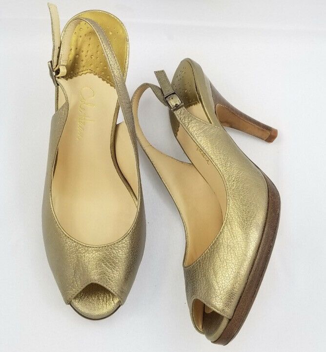 condition is pre-owned. shipped with USPS priority mail. Gold Closed Toe Heels With Padded Heel, Gold Open Toe Heels Medium Width, Gold Leather Heels For Gala, Gold Heels With Removable Insole And Pointed Toe, Gold Leather Heels With Round Toe, Gold Round Toe Leather Heels, Gold Heels With Leather Sole For Gala, Classic Gold Leather Heels, Gold Leather Closed Toe Heels