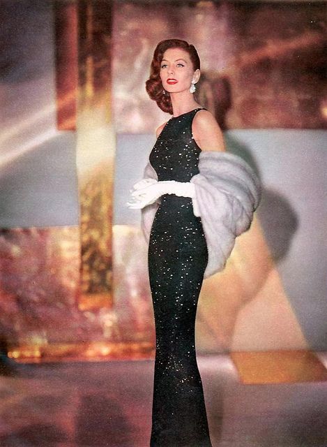 Model Suzy Parker wearing a creation of Jacques Heim,for an "Modess" advertisement in 1955. Klasik Hollywood, Suzy Parker, Jean Shrimpton, Hollywood Vintage, Hollywood Dress, Glamour Vintage, Old Hollywood Style, Old Hollywood Glam, Hollywood Party