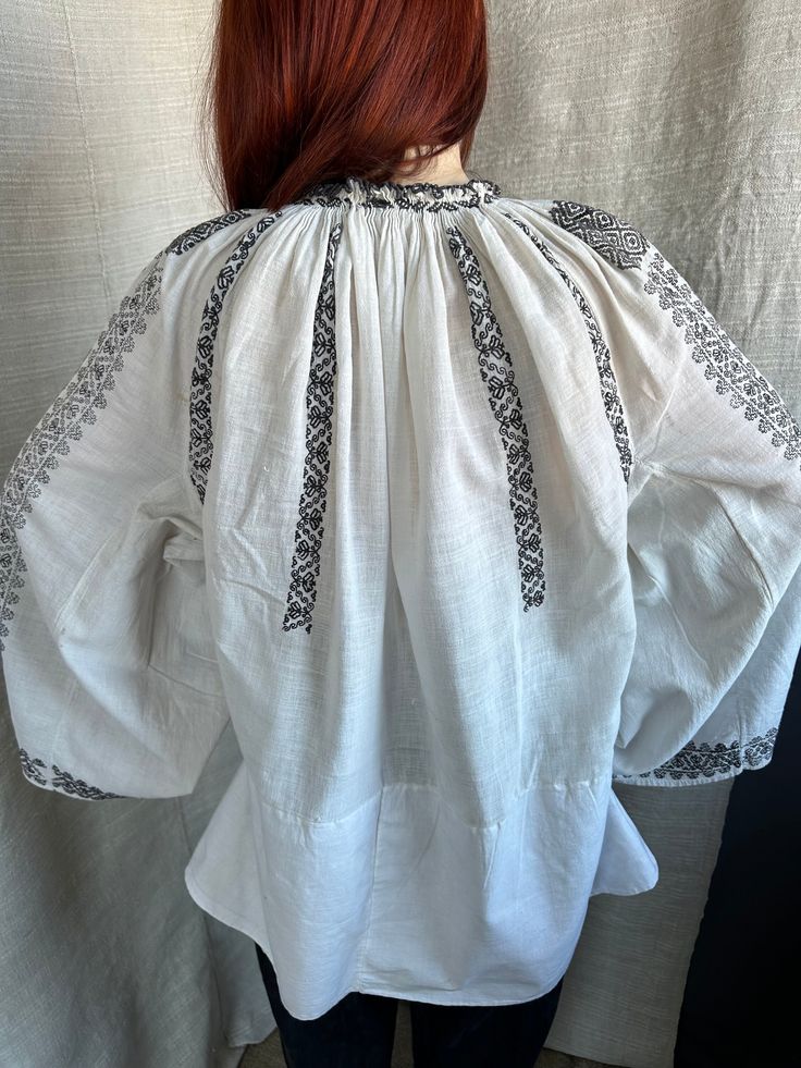 Gorgeous Romanian vintage embroidered blouse Stylish and cute Too beautiful hand embroidered sleeves ! Completely handmade Has universal size Great vintage condition Romanian Clothes, Romanian Clothing, Romanian Blouse, Clothes Vintage, Embroidered Sleeves, Vintage Outfit, Vintage Blouse, Blouse Vintage, Embroidered Blouse