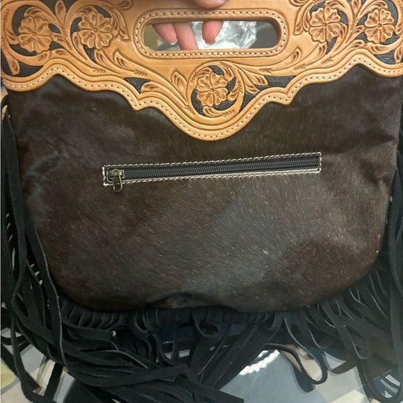 American Darling | Bags | American Darling Hand Tooled Hair On Genuine Leather Women Bag Western Bag Nwt | Poshmark Western Bag, Cowhide Purse, Western Look, Ladies Clutch, Aging Beautifully, Leather Clutch Bags, Genuine Leather Bags, Clutch Bags, Leather Fringe