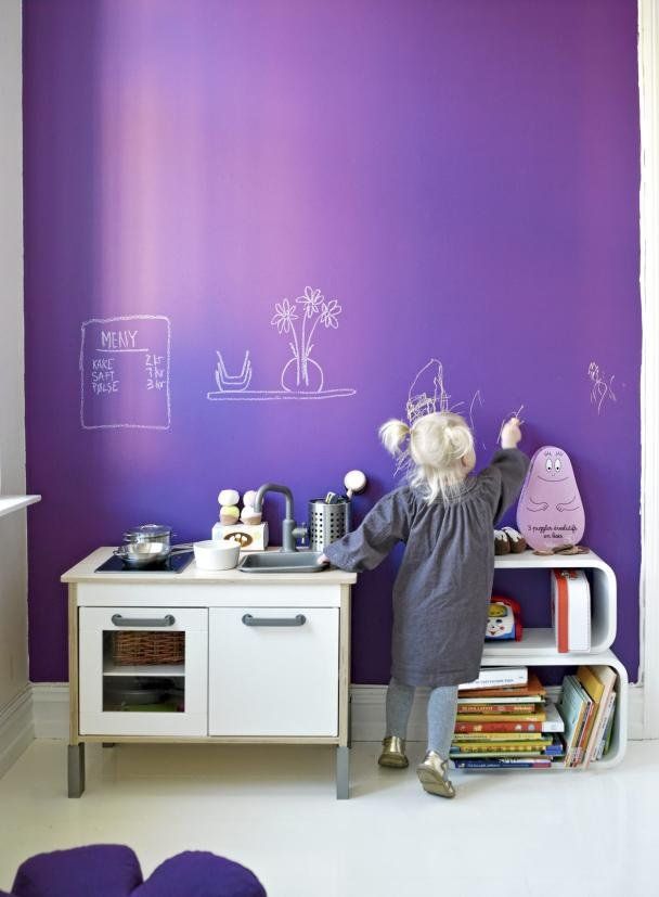 30 Fun Chalkboard Paint Ideas for Kids Room Colored Chalkboard Paint, Chalkboard Wall Bedroom, Chalkboard Decor, Purple Rooms, Chalkboard Wall, Kids Area, Chalkboard Paint, Toy Rooms, Kids Room Design