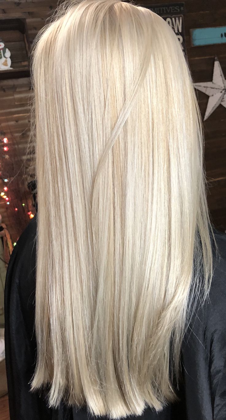 Butter blonde Butter Blonde Hair Color, Butter Blonde Hair, Butter Blonde, Bright Blonde Hair, Light Blonde Hair, Blonde Hair Inspiration, Blonde Hair Shades, Blonde Hair Looks, Blonde Hair With Highlights