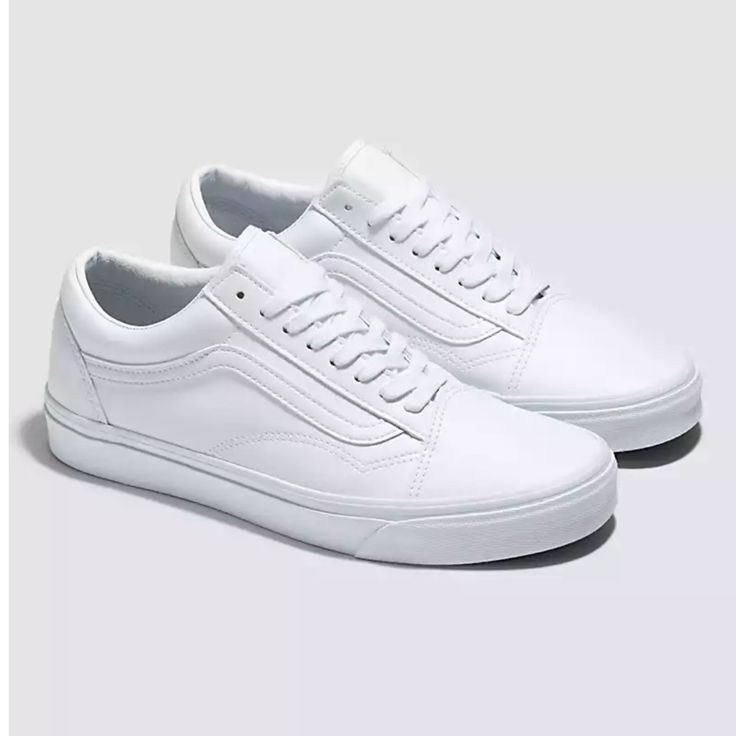 White Leather Vans Size 9.5 Never Worn Vans Shoes Old Skool, White Leather Vans, Estilo Vans, Plain White Sneakers, Vans Vintage, Chukka Shoes, Rare Vans, Leather Vans, Vans Checkered