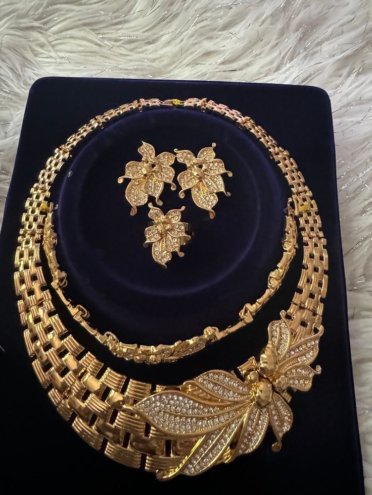 Classy gold plated fashion necklace, earrings and bracelet set. Ideal for wedding ceremonies and parties. Williamsburg Va, Wedding Ceremonies, Gold Fashion, Gold Plated Jewelry, Jewelry Plate, Necklace Earrings, Bracelet Set, Jewelry Set, Favorite Jewelry