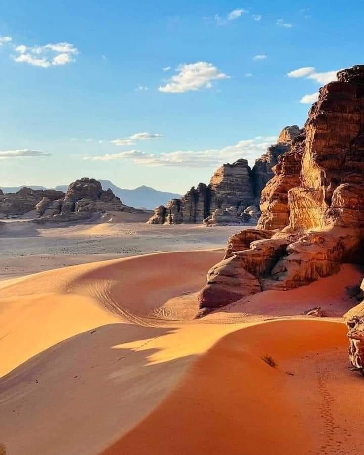 Wadi Rum Desert, Jordan Jordan Aesthetic, Army Basic Training, Jordans Aesthetic, Western Borders, Western Asia, Basic Training, Wadi Rum, Amman, Dream Destinations