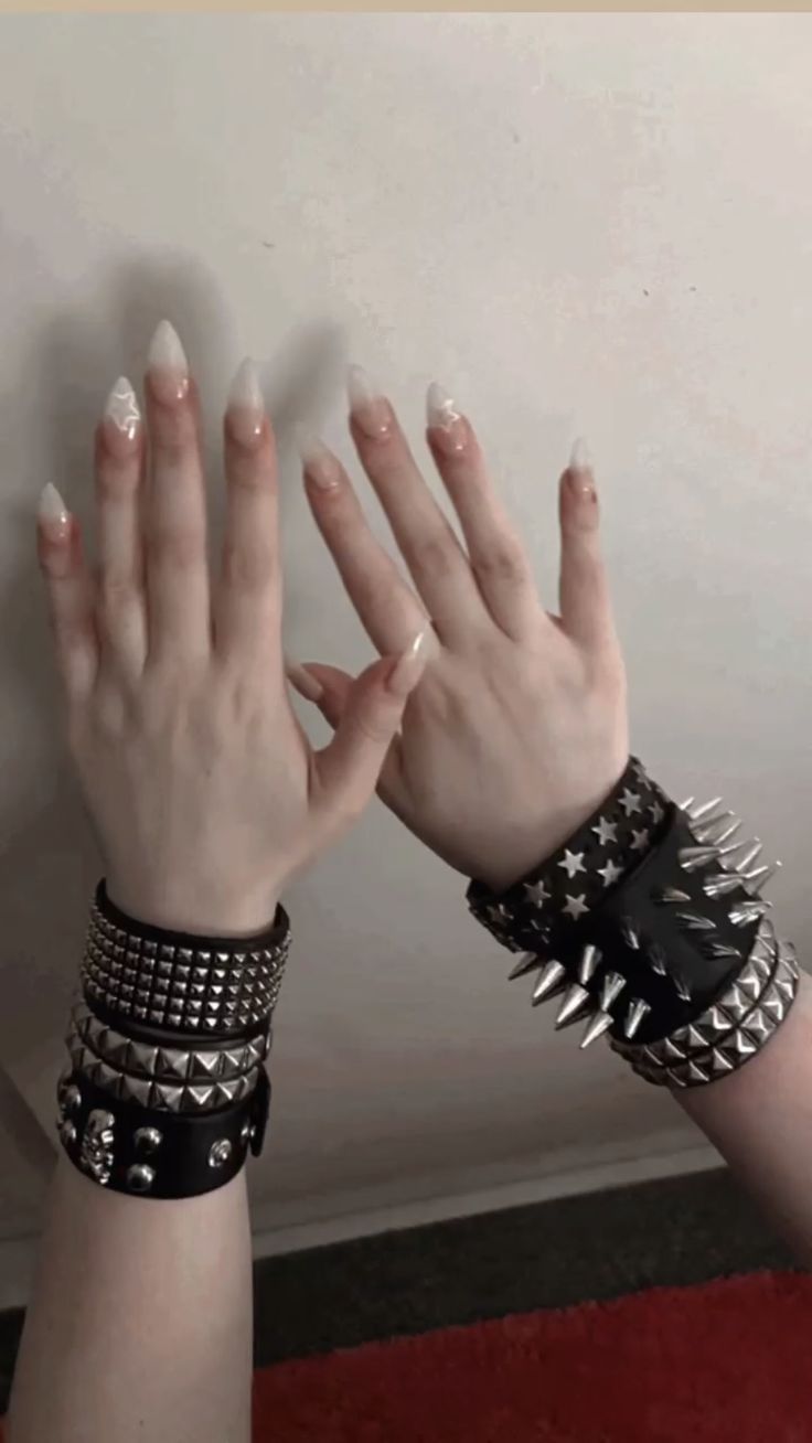 Metal Head Jewelry, Punk Bracelets Aesthetic, Punk Core Aesthetic, Spikes Aesthetic, Emo Jewellery, Accesorios Dark, Emo Punk Aesthetic, Emo Bracelets, Studded Jewellery