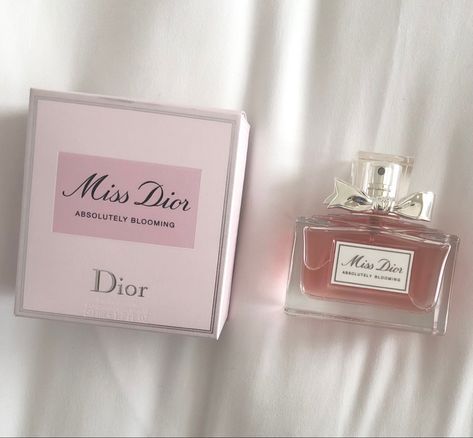 Allies Of Skin, Blooming Bouquet, Miss Dior Blooming Bouquet, Dior Aesthetic, Dior And I, Dior Perfume, Perfume Lover, Dream Gift, Birthday Wishlist